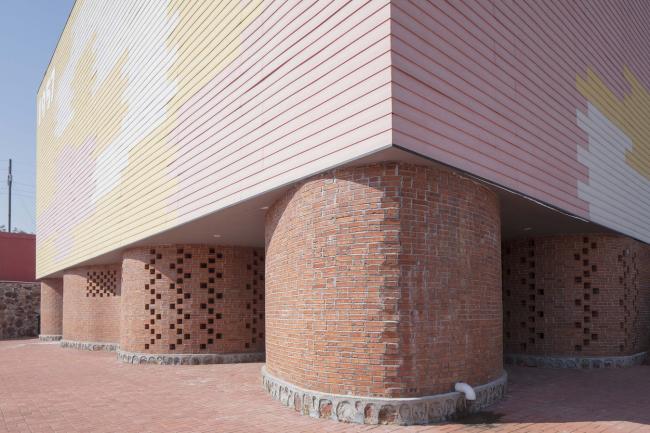 BIM建筑|岳阳县第三中学风雨操场兼陈述厅 / SUP素朴建筑工作室