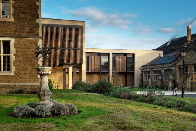 BIM建筑|既畅想将来，又尊重曩昔：切特豪斯黉舍科学和数学讲授中间