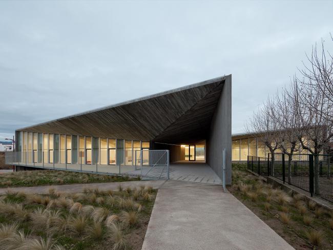 BIM建筑|“空心岩石”般的学前教导黉舍