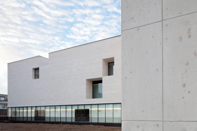 BIM建筑|抽象 • 记忆——法国OlivierDebré今世艺术中间 / Aires Mateus