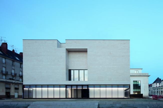 BIM建筑|抽象 • 记忆——法国OlivierDebré今世艺术中间 / Aires Mateus