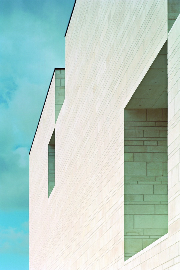 BIM建筑|抽象 • 记忆——法国OlivierDebré今世艺术中间 / Aires Mateus