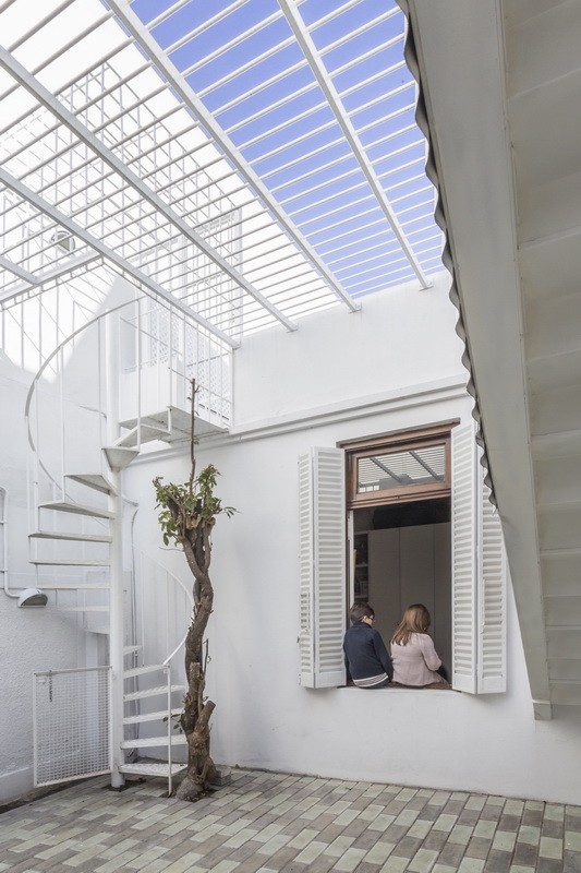 BIM建筑|新旧融会，将立面设计莳植成垂直花圃 / 玛尔塔室第