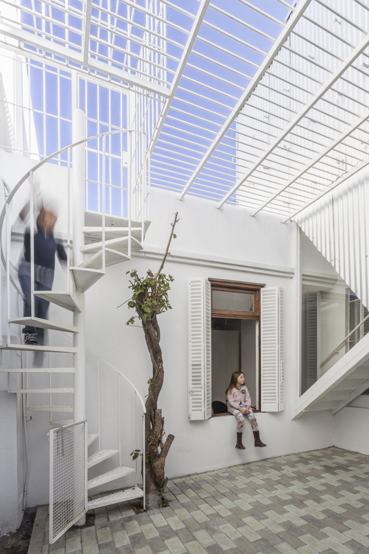 BIM建筑|新旧融会，将立面设计莳植成垂直花圃 / 玛尔塔室第