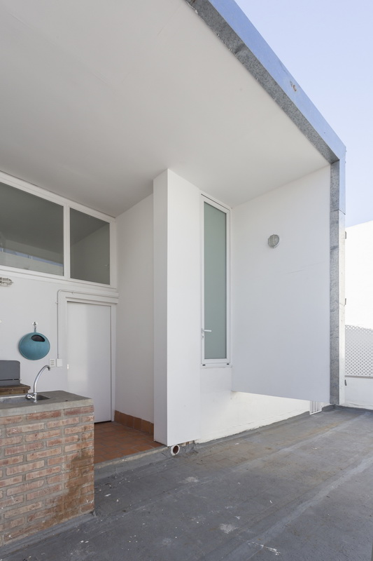 BIM建筑|新旧融会，将立面设计莳植成垂直花圃 / 玛尔塔室第