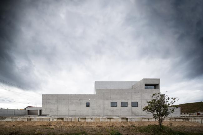 BIM建筑|用净水混凝土美学创作发明出的古朴实雅：安静之家