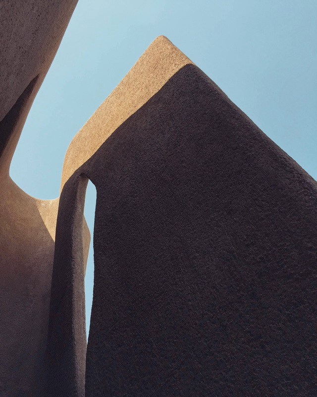 BIM建筑|仿佛一块盘卧在树林中年夜石：瑞士穆滕茨污水处置厂