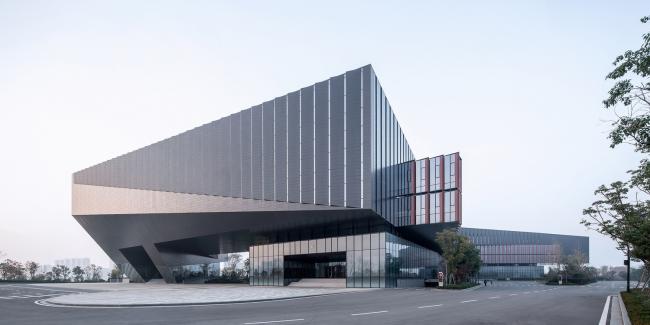 BIM建筑|腾讯武汉研发中间 / 栖城设计