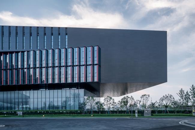 BIM建筑|腾讯武汉研发中间 / 栖城设计