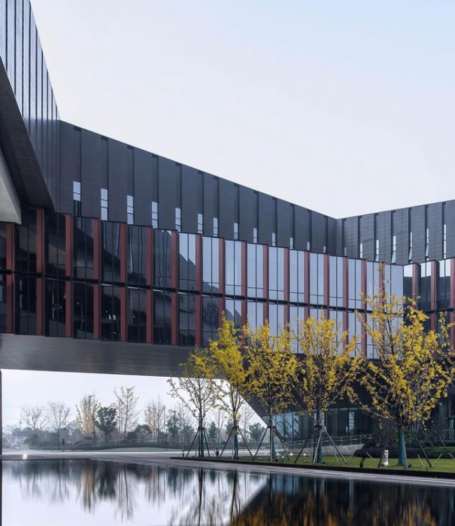 BIM建筑|腾讯武汉研发中间 / 栖城设计