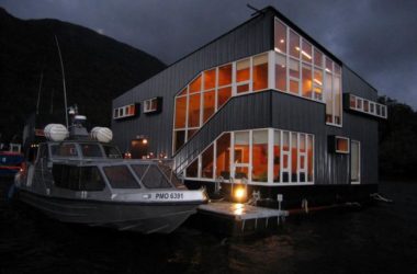 BIM建筑|一座漂浮于海上的渔人之家——智利浮动酒店-BIM建筑网