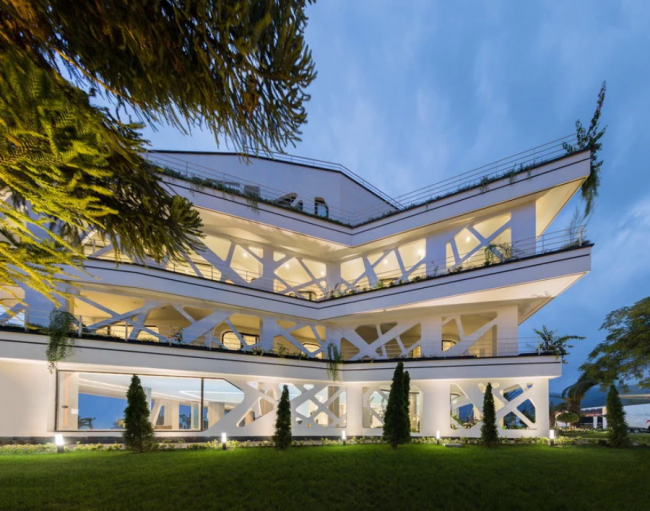 BIM建筑|重现树木天然形态与情况动感的伊朗迪达尔别墅