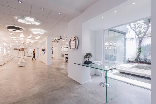 BIM建筑|织物的柔柔通透与几何金属的碰撞：厄瓜多尔贸易零售店面