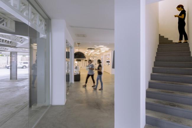 BIM建筑|织物的柔柔通透与几何金属的碰撞：厄瓜多尔贸易零售店面