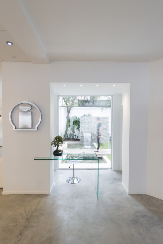 BIM建筑|织物的柔柔通透与几何金属的碰撞：厄瓜多尔贸易零售店面