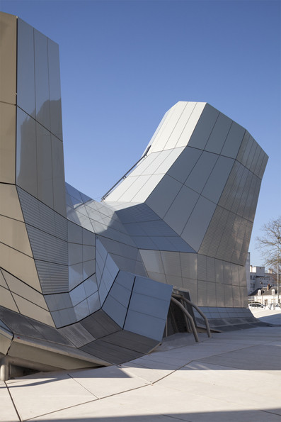 BIM建筑|扭曲聚变，来自将来极具科幻摩登感的前瞻性之作——FRAC文化中间