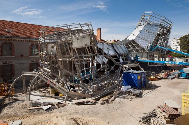 BIM建筑|扭曲聚变，来自将来极具科幻摩登感的前瞻性之作——FRAC文化中间