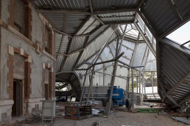 BIM建筑|扭曲聚变，来自将来极具科幻摩登感的前瞻性之作——FRAC文化中间