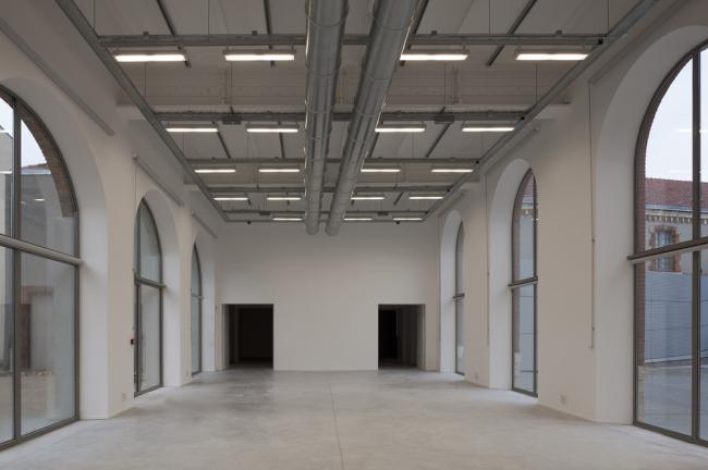 BIM建筑|扭曲聚变，来自将来极具科幻摩登感的前瞻性之作——FRAC文化中间