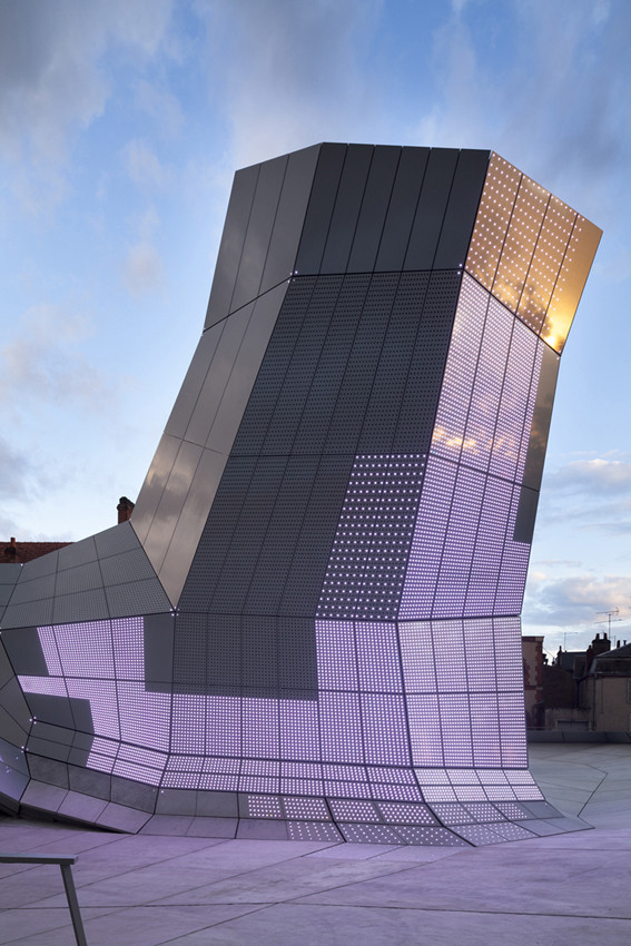 BIM建筑|扭曲聚变，来自将来极具科幻摩登感的前瞻性之作——FRAC文化中间