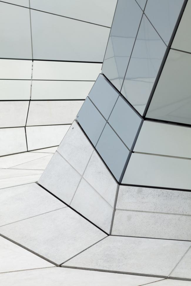 BIM建筑|扭曲聚变，来自将来极具科幻摩登感的前瞻性之作——FRAC文化中间