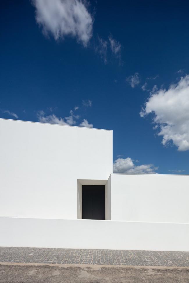 BIM建筑|葡萄牙村落与后现代主义下谱奏的现代村歌：Gafarim之家