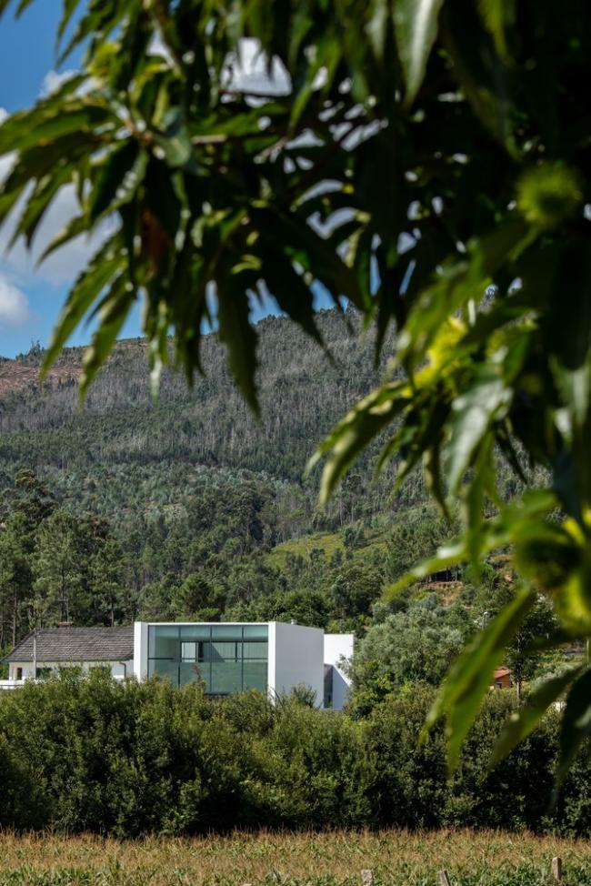 BIM建筑|葡萄牙村落与后现代主义下谱奏的现代村歌：Gafarim之家