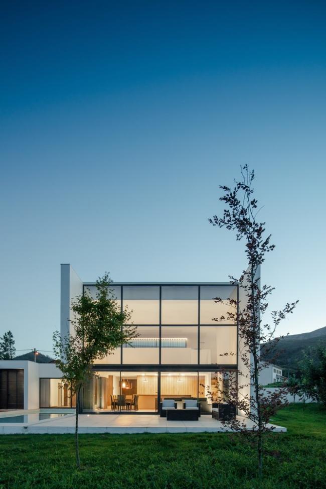 BIM建筑|葡萄牙村落与后现代主义下谱奏的现代村歌：Gafarim之家