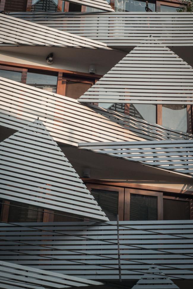 BIM建筑|严厉的几何形体打造的垂直室第：印度143公寓 / Plan Loci