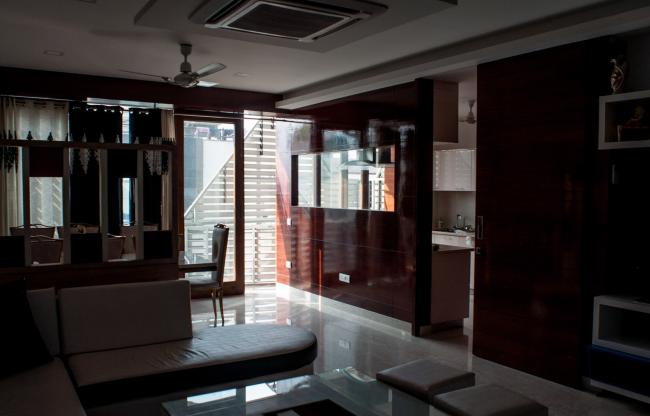 BIM建筑|严厉的几何形体打造的垂直室第：印度143公寓 / Plan Loci