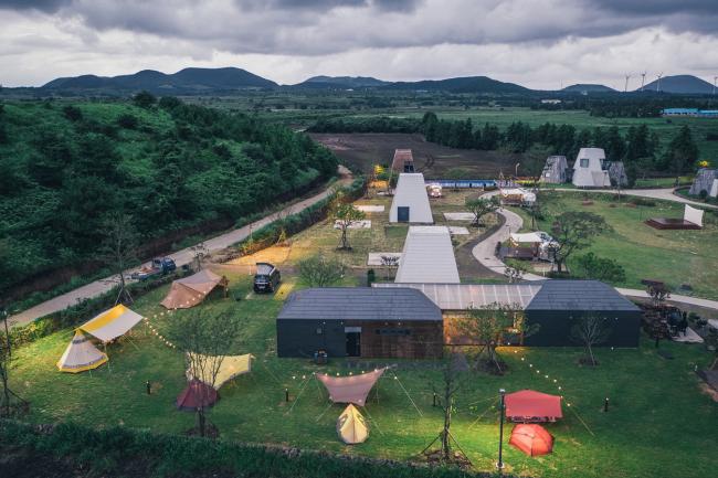 BIM建筑|仿佛散落平原的部族聚落：Around Follie社区