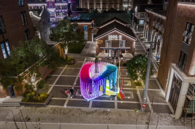 BIM建筑|献给平常之爱的礼品：外滩船埠爱心互动装配 / 上海华都建筑计划设计