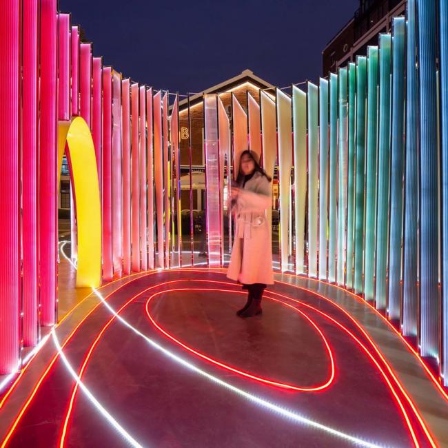 BIM建筑|献给平常之爱的礼品：外滩船埠爱心互动装配 / 上海华都建筑计划设计