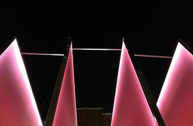 BIM建筑|献给平常之爱的礼品：外滩船埠爱心互动装配 / 上海华都建筑计划设计