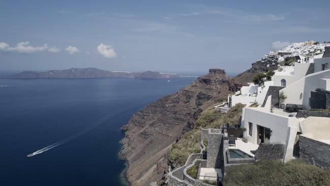 BIM建筑|火山峭壁上的沃拉别墅