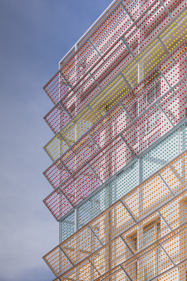 BIM建筑|梦幻般的蓝色操场：濮家小学濮家校区整体改革/形而上+杭州橡地建筑