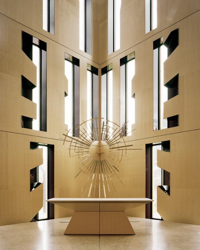 BIM建筑|耐久弥新，随时光沉淀幻化外表的挪威松木教堂