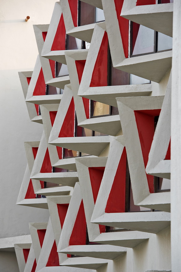 BIM建筑|多样且多彩，每扇窗户都有各自性情的学生公寓年夜楼 /Sanjay Puri建筑事务所