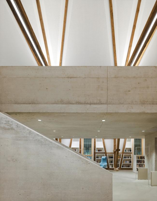 BIM建筑|拥有汗青感的谷仓秒变简练高雅的藏书楼——德国改革Steimle Architekten 项目