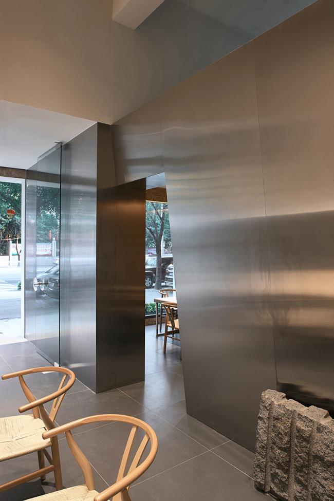 BIM建筑|狭小逼仄空间的设计美学：小中见年夜 / 黄锋