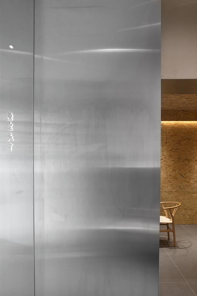 BIM建筑|狭小逼仄空间的设计美学：小中见年夜 / 黄锋