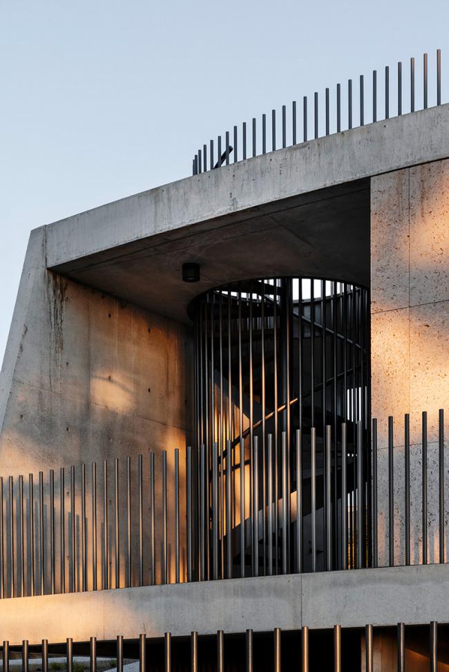 BIM建筑|仿佛一块远眺年夜海的侏罗纪珊瑚石：潮汐弧线室第