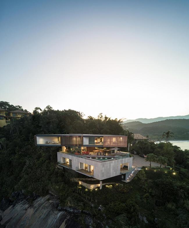 BIM建筑|以海为邻，明媚四时的巴西半岛之家