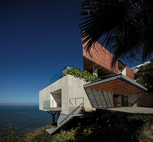 BIM建筑|以海为邻，明媚四时的巴西半岛之家