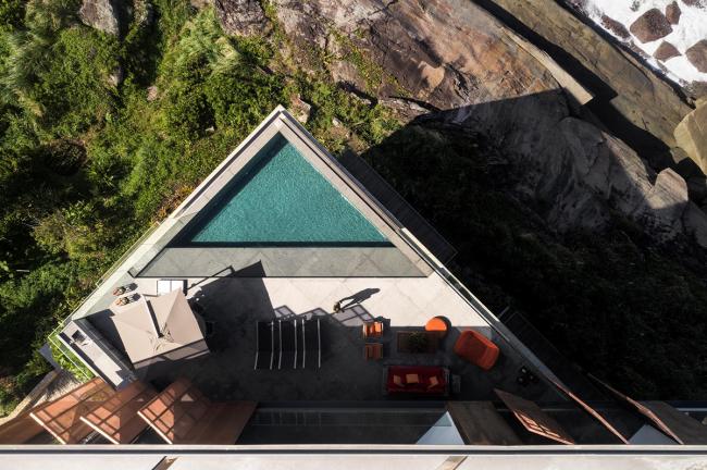 BIM建筑|以海为邻，明媚四时的巴西半岛之家