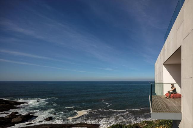 BIM建筑|以海为邻，明媚四时的巴西半岛之家