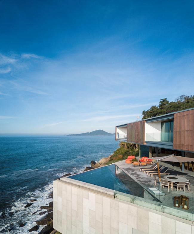 BIM建筑|以海为邻，明媚四时的巴西半岛之家