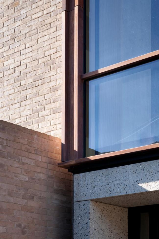 BIM建筑|摆设在英国剑桥校园的玻璃盒子——剧院艺术中间