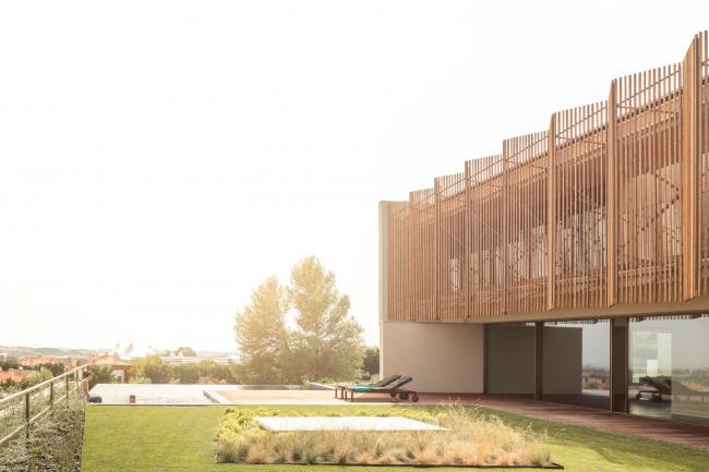 BIM建筑|如帘幕轻轻拉上：葡萄牙Beloura House IV室第