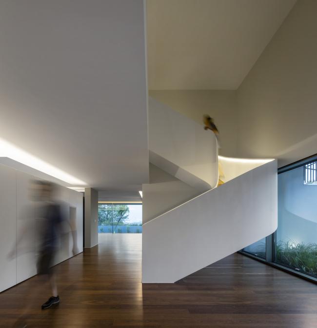 BIM建筑|如帘幕轻轻拉上：葡萄牙Beloura House IV室第